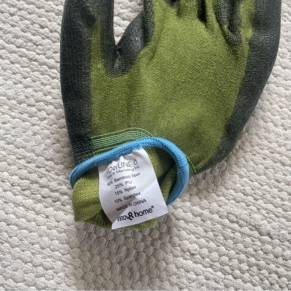 Innov8 Home Gardening Work Bamboo Fiber Gloves Mittens Rubber Palm Green - Picture 3 of 4